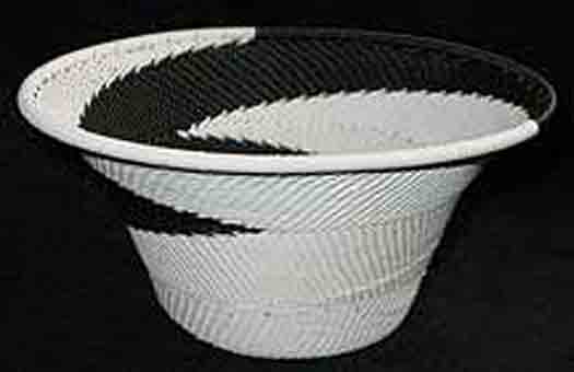 Medium African Zulu Telephone Wire Basket/Bowl - Restful Black/White Swirl