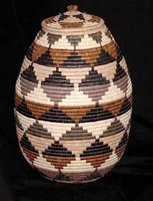 Museum Quality African Zulu Art Basket (403a17)