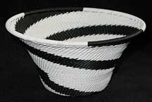 Medium African Zulu Telephone Wire Basket/Bowl - Knitted Black/White Swirl